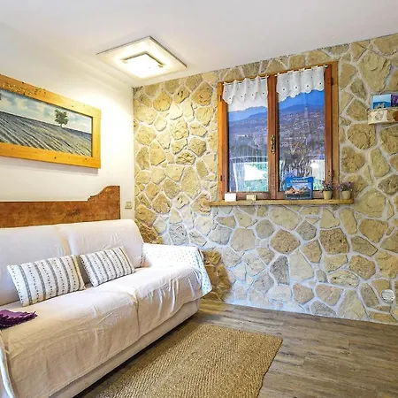 Stunning In With 1 Bedrooms And Wifi