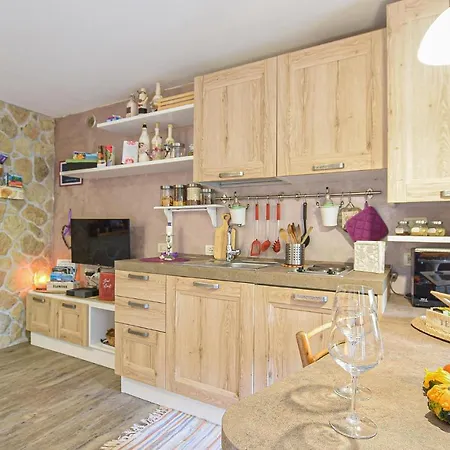 Stunning In With 1 Bedrooms And Wifi